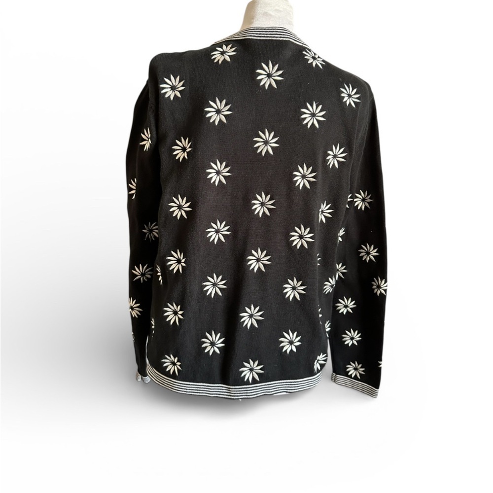Talbots Black and White embroidered Floral Cardigan size M - Picture 3 of 7